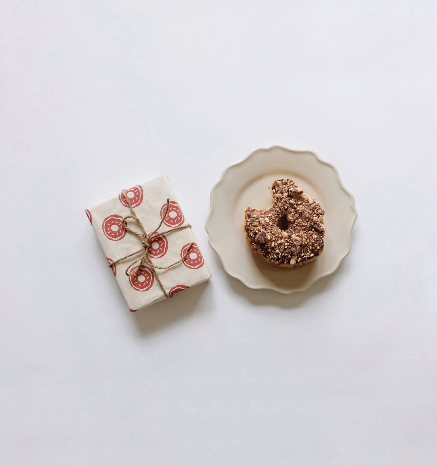 Gift wrapping paper (2 sheets) | Donut