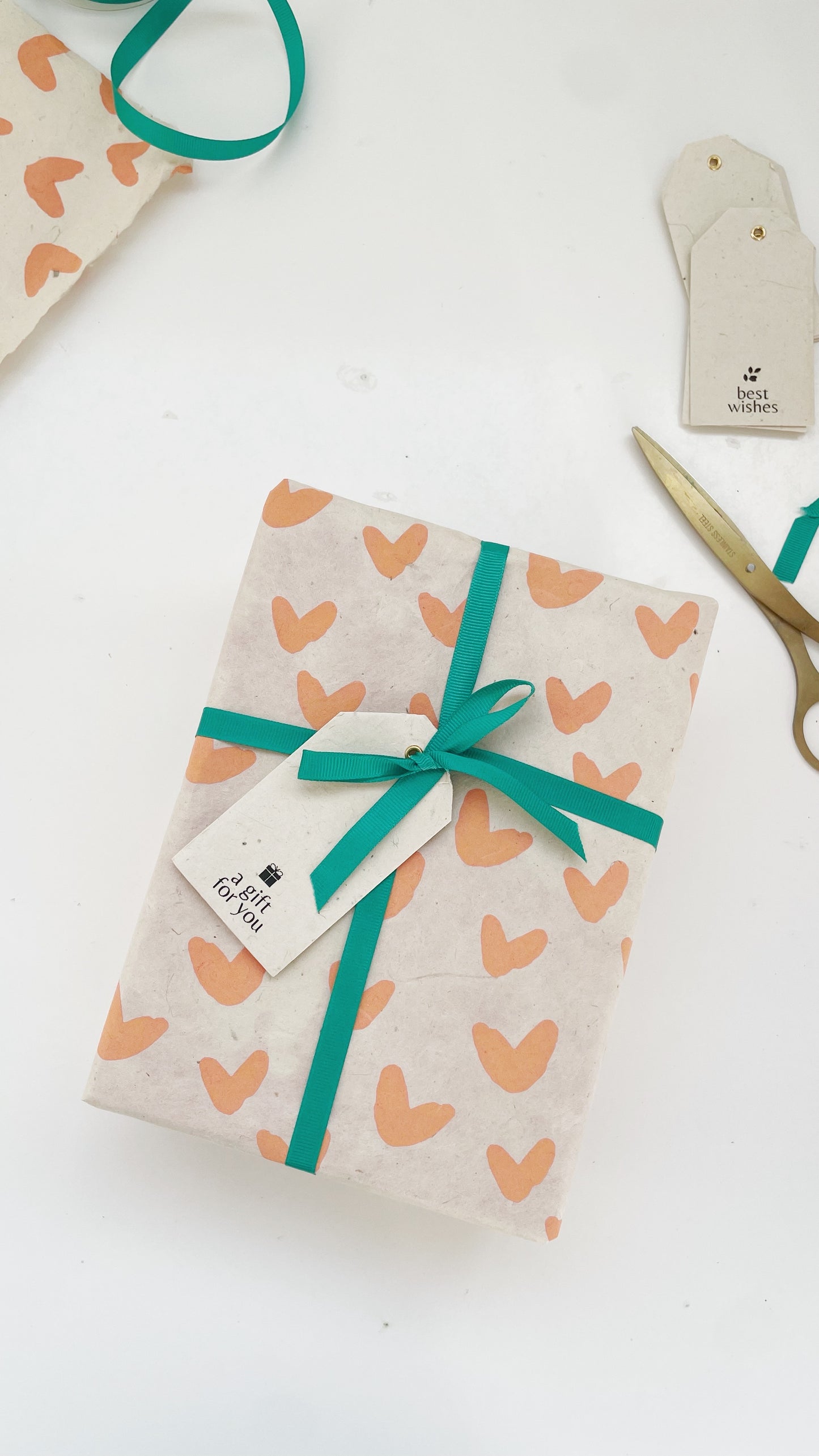Gift wrapping paper (2 sheets) | Sweet Hearts