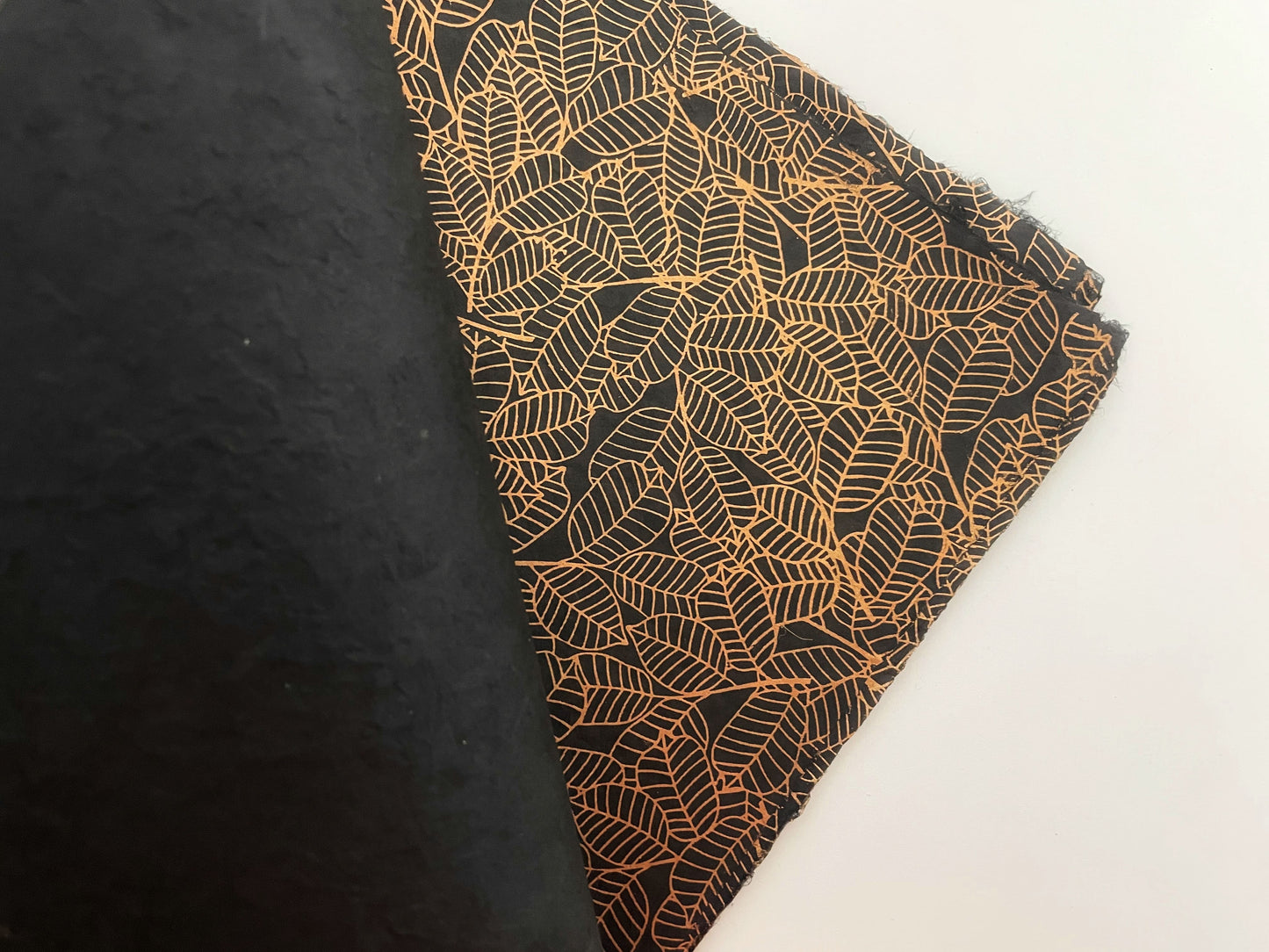 Gift wrapping paper (2 sheets) | Gilded Grove in Black