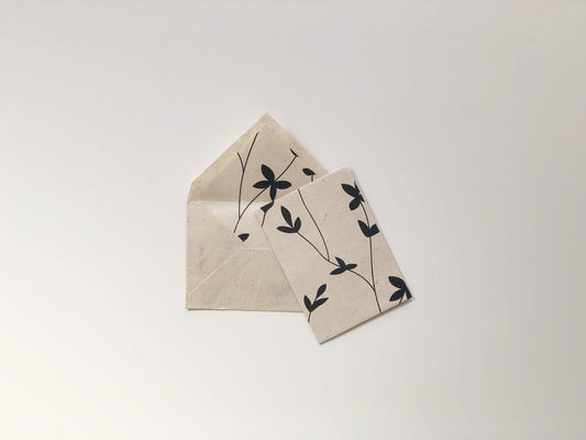 Blank Card & Envelope set - Maisie D4